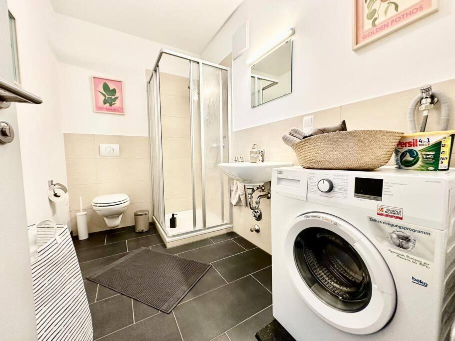 Stylisches Studio Mit Privatem Stellplatz Wenige Minuten Von Der Innenstadt & Mosel Koblenz  Bagian luar foto
