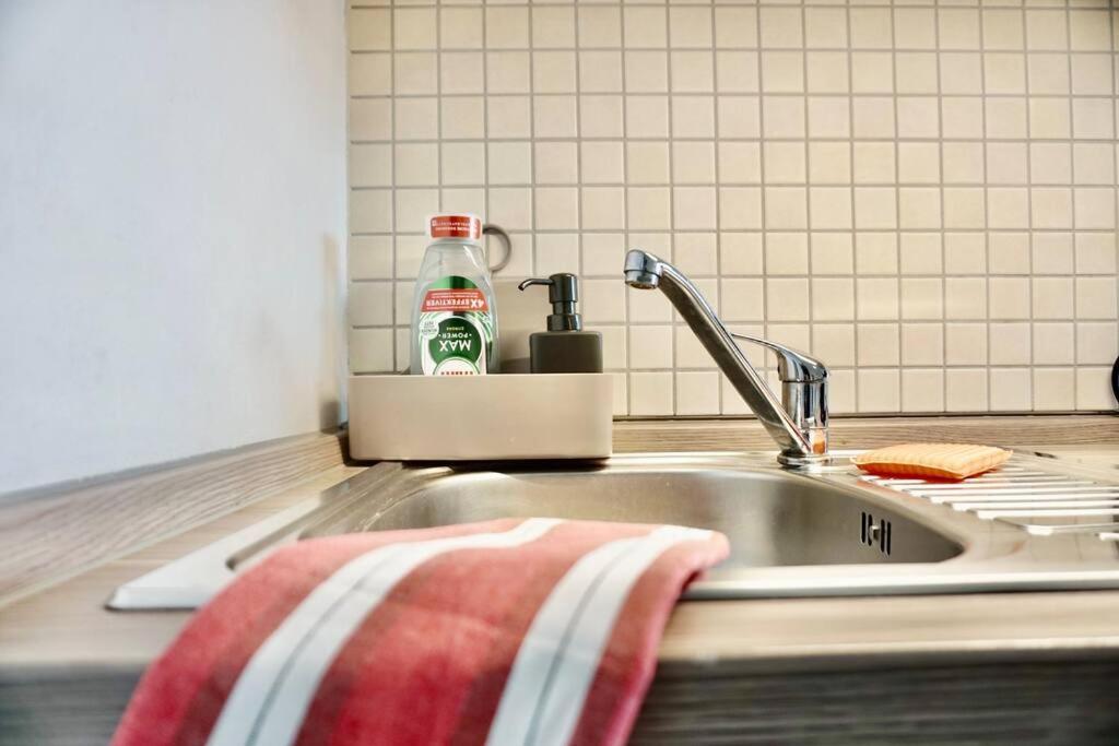 Stylisches Studio Mit Privatem Stellplatz Wenige Minuten Von Der Innenstadt & Mosel Koblenz  Bagian luar foto