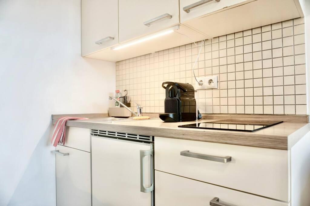 Stylisches Studio Mit Privatem Stellplatz Wenige Minuten Von Der Innenstadt & Mosel Koblenz  Bagian luar foto