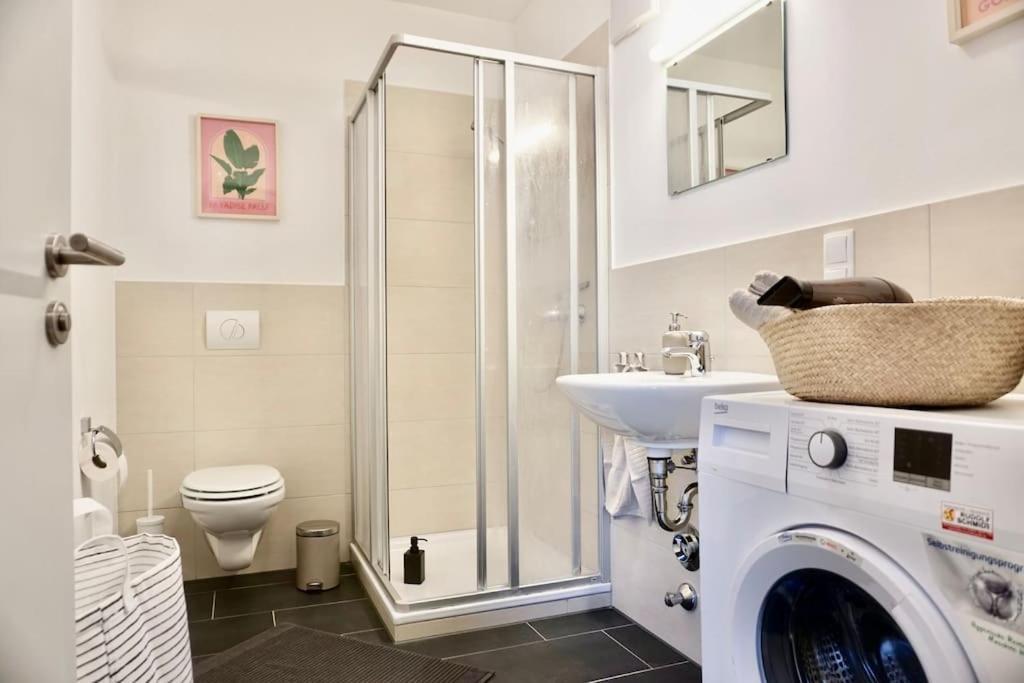 Stylisches Studio Mit Privatem Stellplatz Wenige Minuten Von Der Innenstadt & Mosel Koblenz  Bagian luar foto