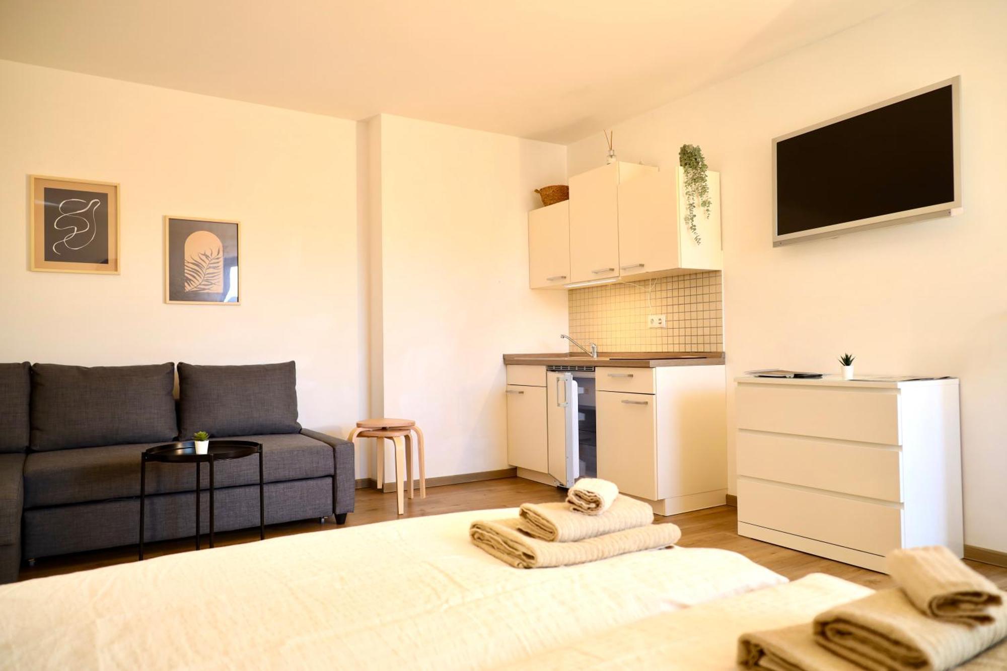 Stylisches Studio Mit Privatem Stellplatz Wenige Minuten Von Der Innenstadt & Mosel Koblenz  Bagian luar foto